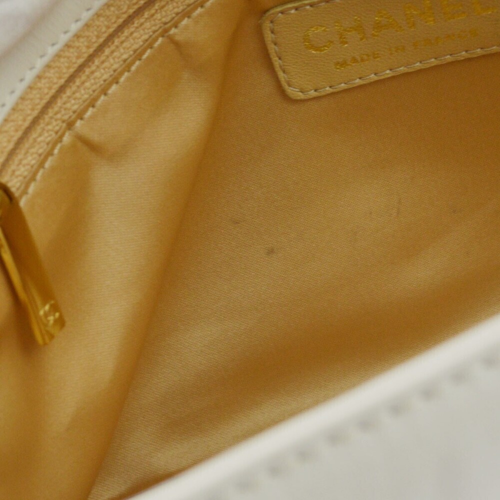 Chanel Rodeo Drive Lambskin Medium - Picture 11 of 11